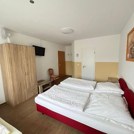Hotel Restaurant Neffelthal Kerpen Kültér fotó