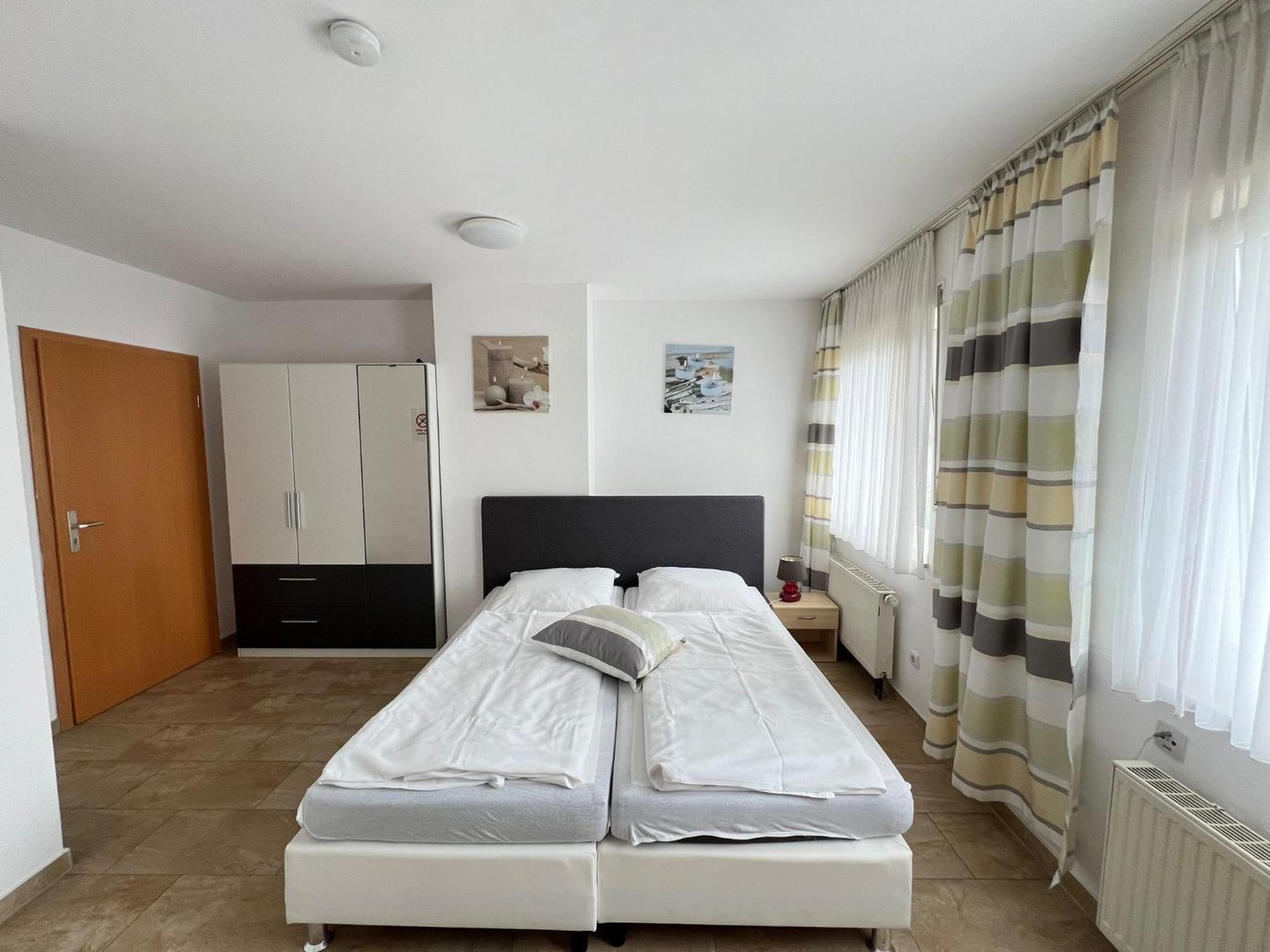 Hotel Restaurant Neffelthal Kerpen Szoba fotó